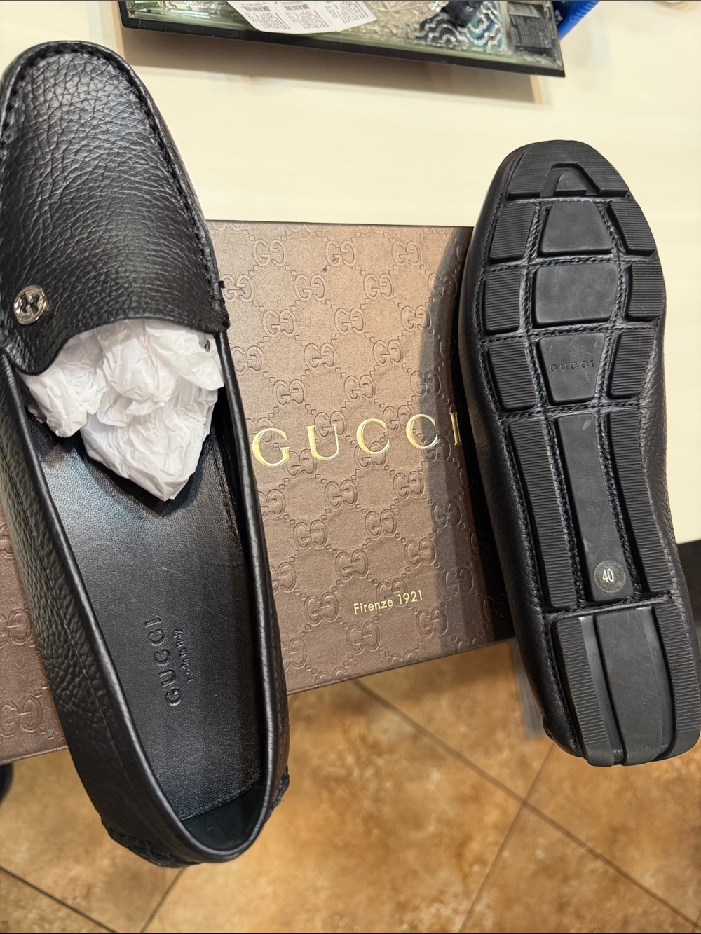 Gucci Black Pebbled Leather Driving Loafers with Silver Logo